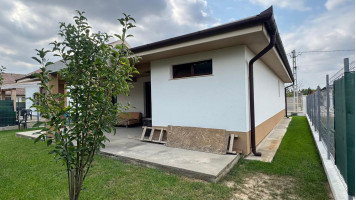Casă nouă modernă în Cihei