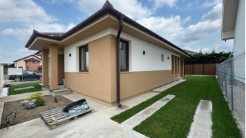 Casă nouă modernă în Cihei